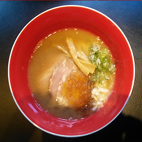 麺eiji DE 魚介豚骨醤油♪